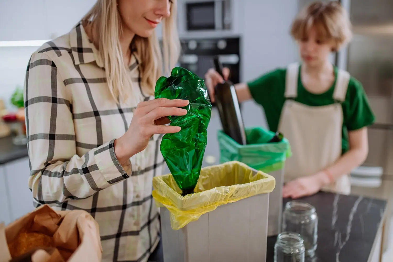 Najlepsze sposoby na ograniczenie zużycia plastiku w gospodarstwie