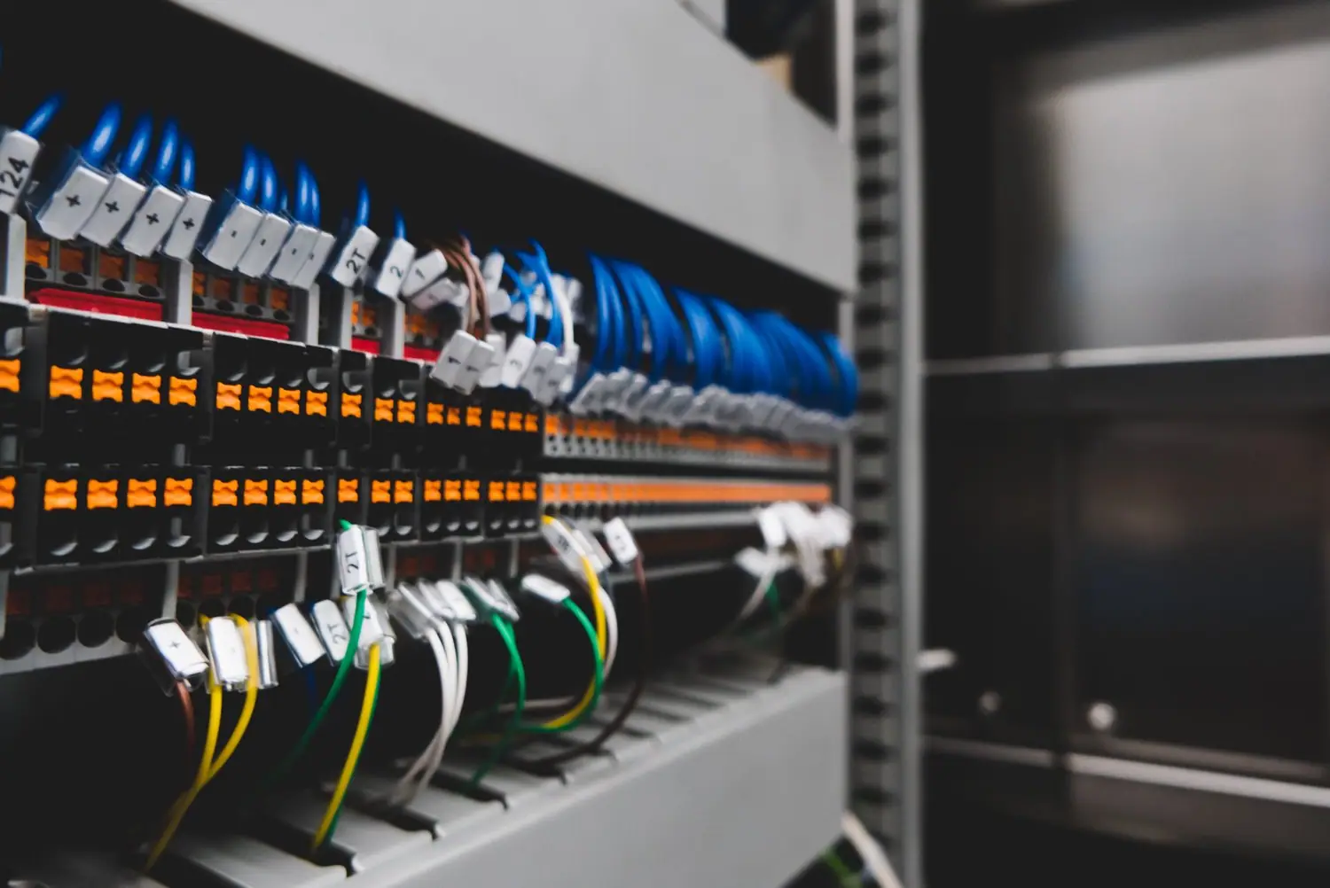 Ile kosztuje wymiana instalacji elektrycznej w mieszkaniu 50m2